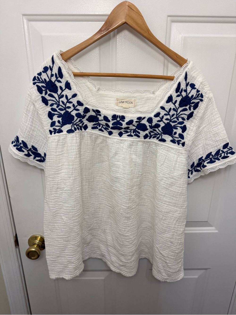 Luna Moon White Flowy Embroidered Top Size XL Boho Peasant Coastal